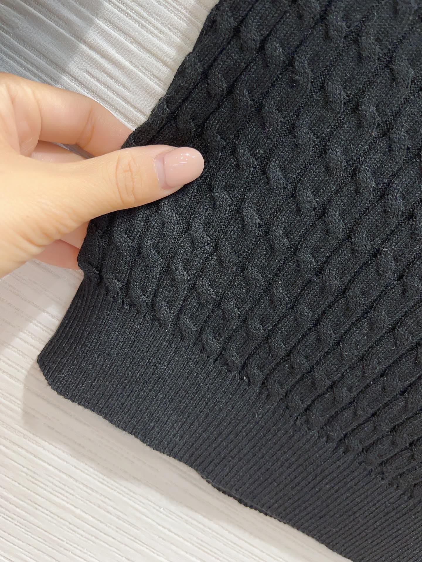 ÁO FENDI FF Red and Black Sweater