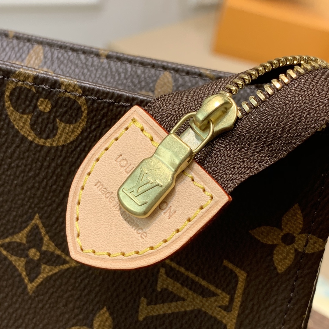 TÚI LOUIS VUITTON MONOGRAM POUCH