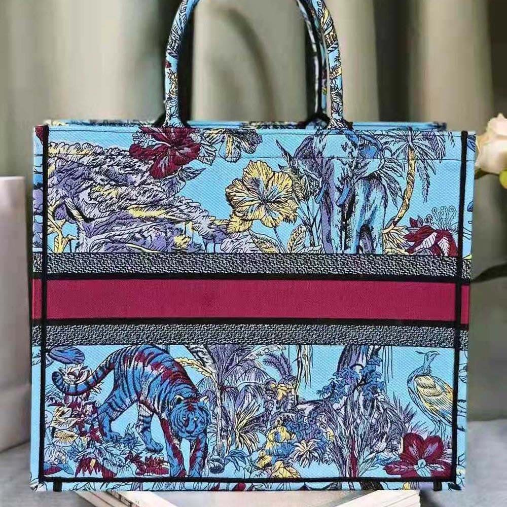 TÚI Dior Women Large Dior Book Tote Celestial Blue Multicolor Toile de Jouy Voyage Embroidery