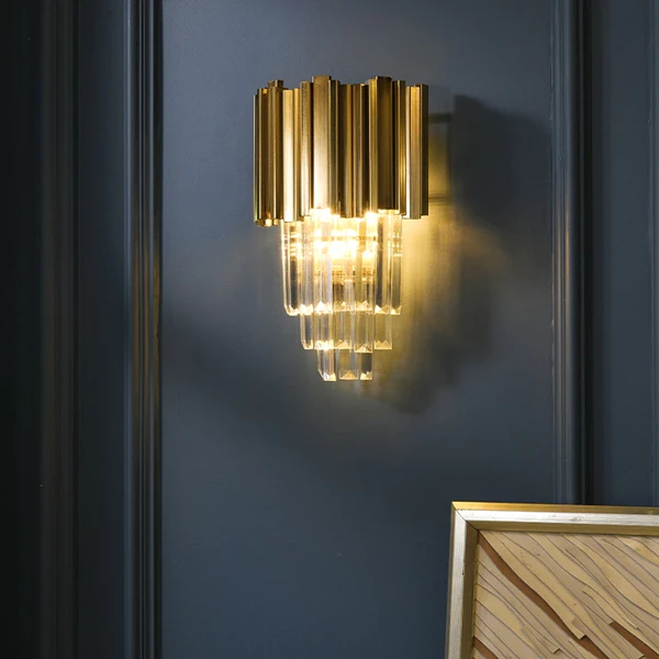 ĐÈN GẮN TƯỜNG Adorjan Ridged Metal And Crystal Wall Lamp
