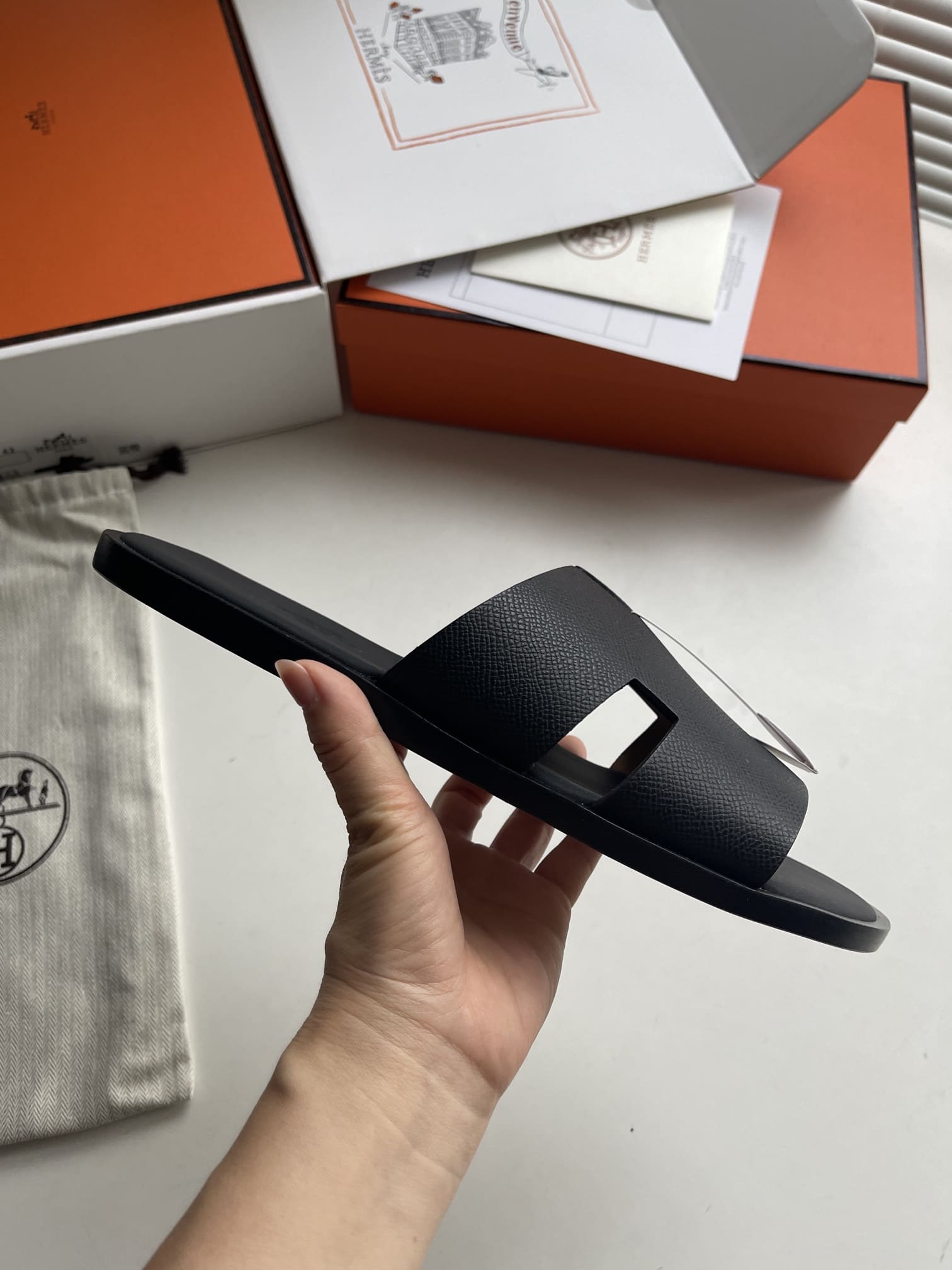 DÉP HERMES IZMIR BLACK H SANDAL AAA