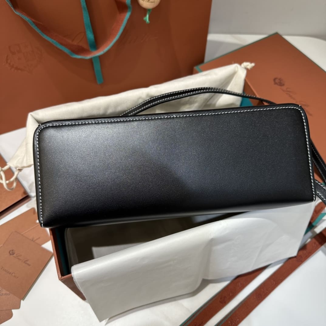 TÚI Loro Piana Women Extra bằng da bê màu đen