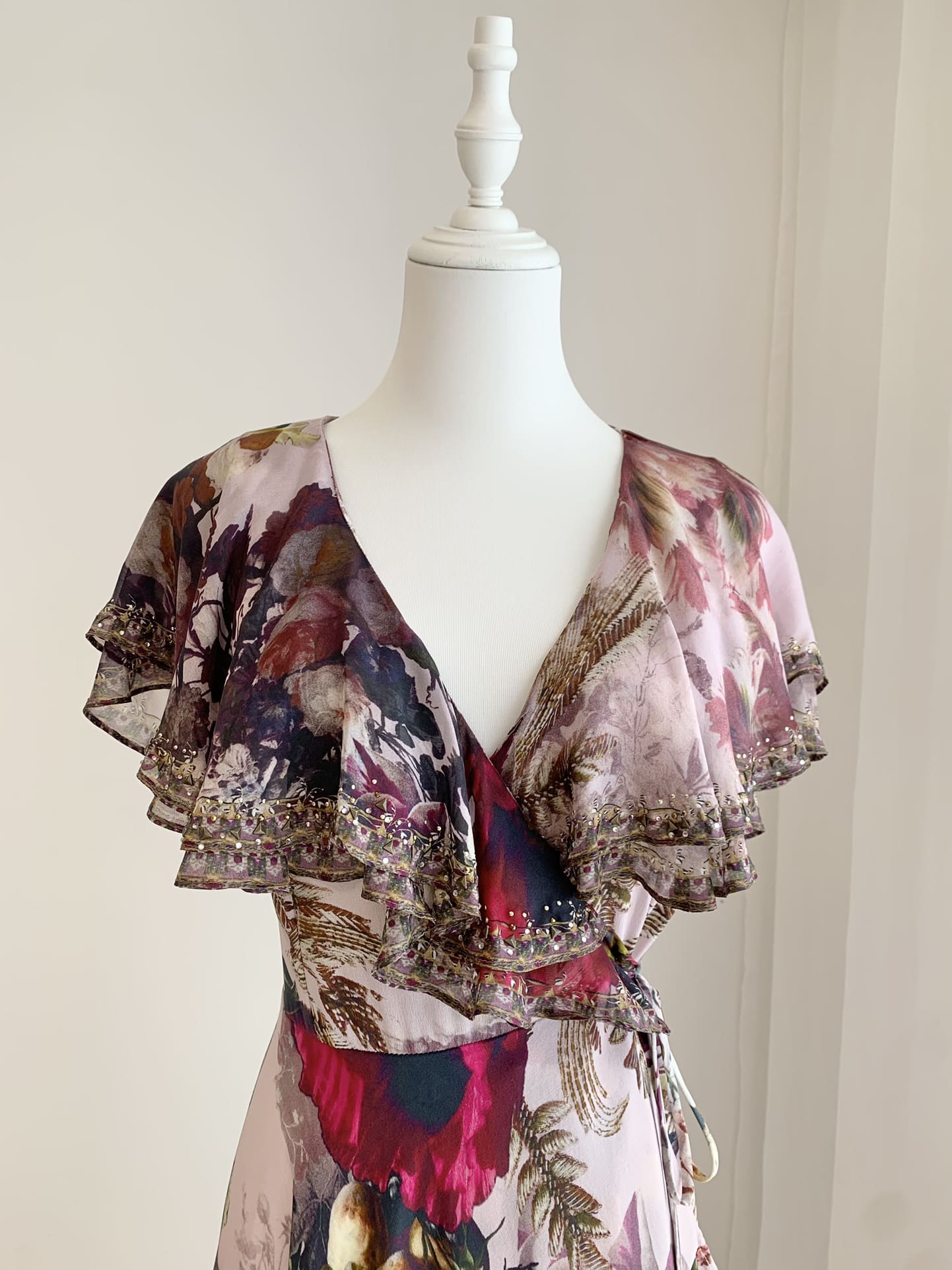 VÁY CAMILLA ROUND NECK Tuxedo Silk Diamond Purple Rose Short Sleeve High Classy