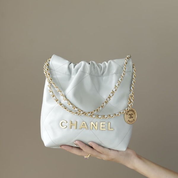 TÚI CHANEL 22 MINI Da Bê Sáng Bóng màu xám trắng