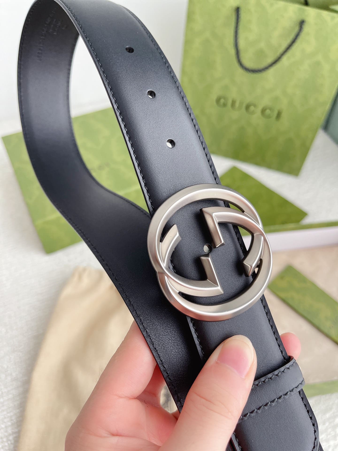 DÂY LƯNG GUCCI GG BLACK CALFSKIN LEATHER Khóa bạc