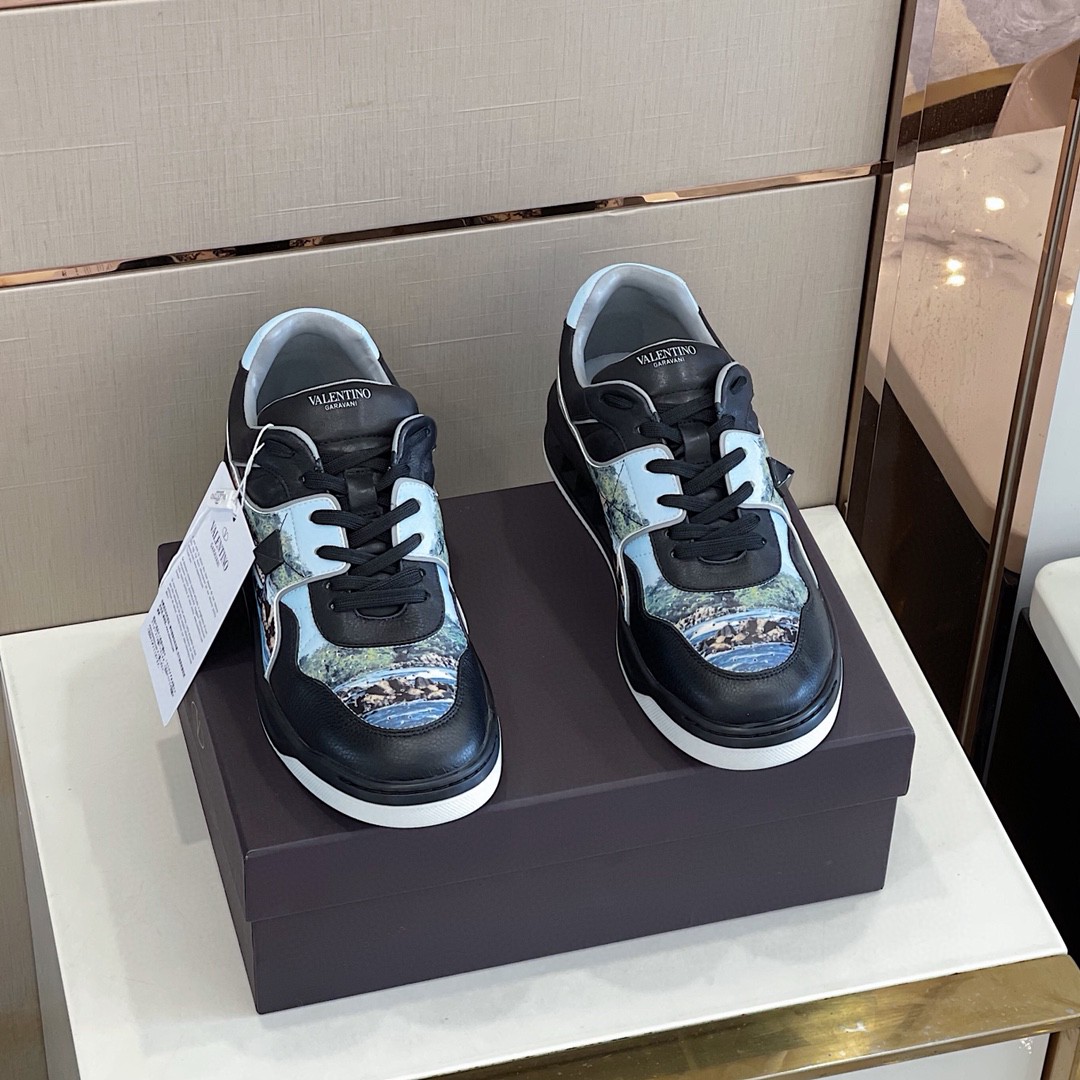 GIÀY VALENTINO STUDD LEATHER SNEAKER SHOES AAA