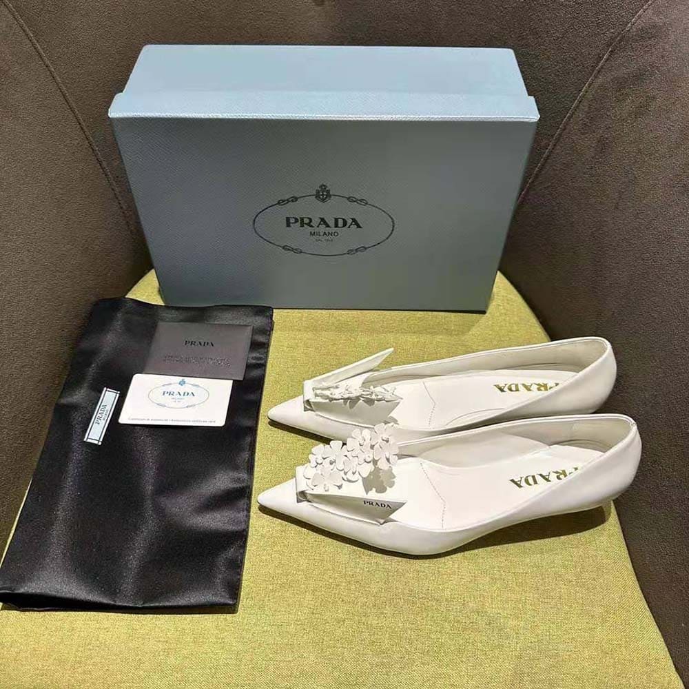 GIÀY Prada Women Brushed Leather Pumps with Floral Appliqués-White