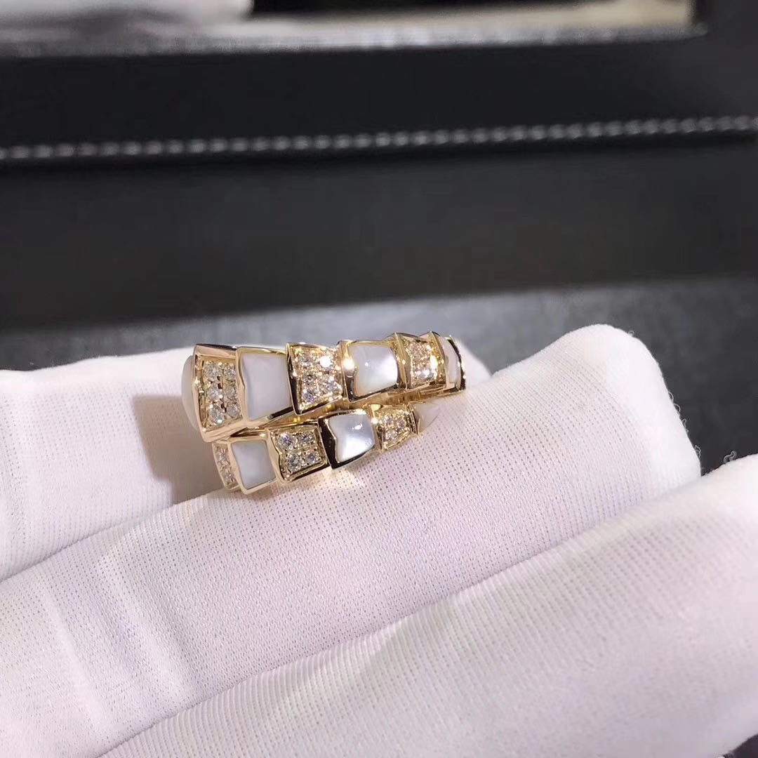 NHẪN BVLGARI Serpenti ring 18kt white gold M.O.P elements pavé diamonds