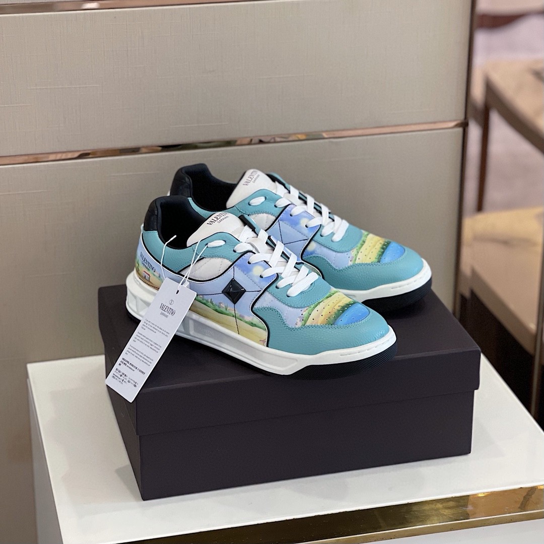 GIÀY VALENTINO STUDD LEATHER SNEAKER SHOES AAA