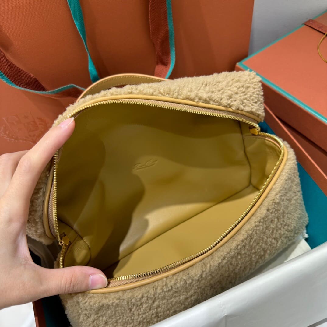 TÚI Loro Piana Women Extra Pocket L27 in Lamb Fur Yellow lông cừu