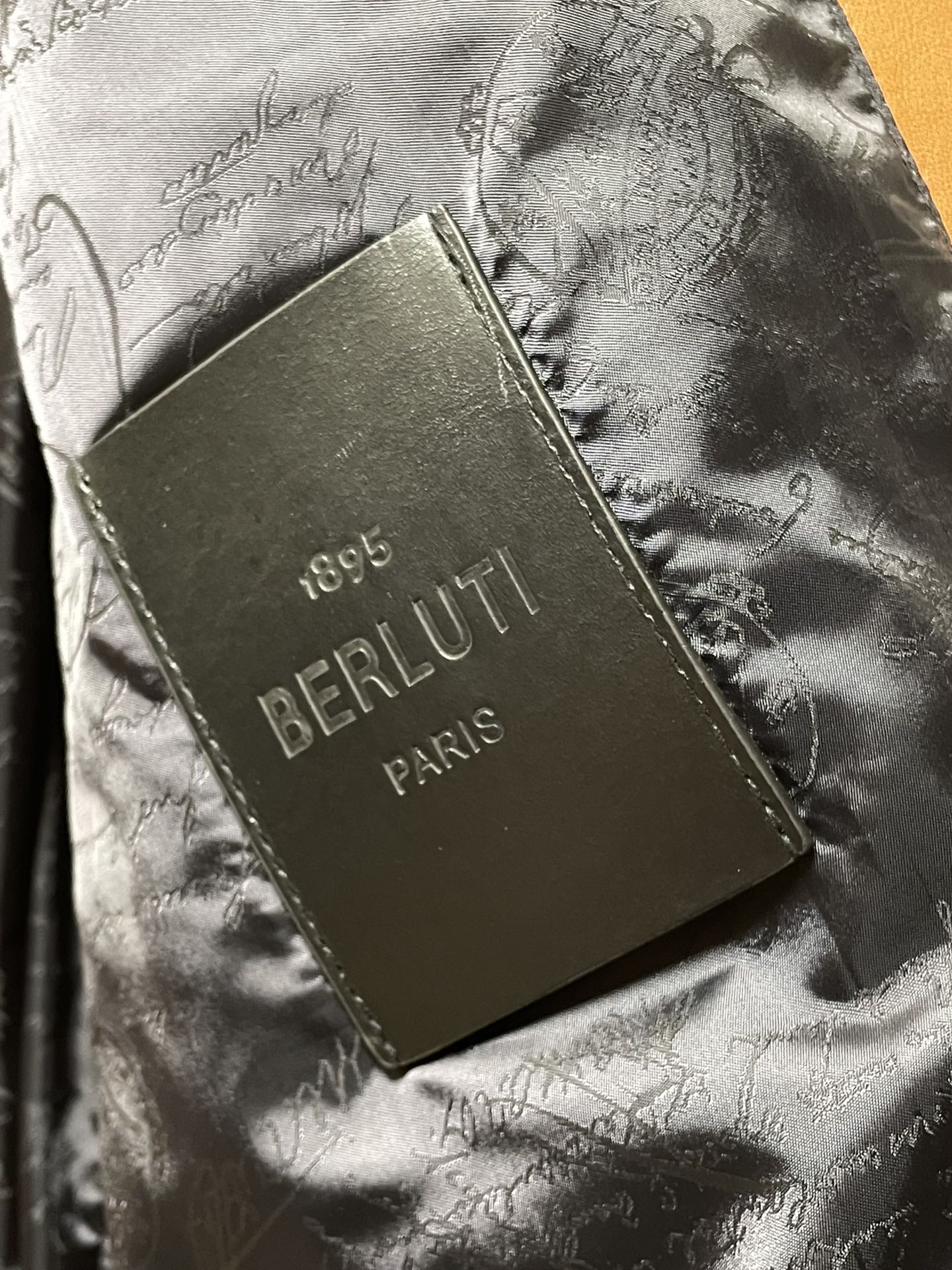 ÁO BERLUTI LEATHER JACKET AMBER