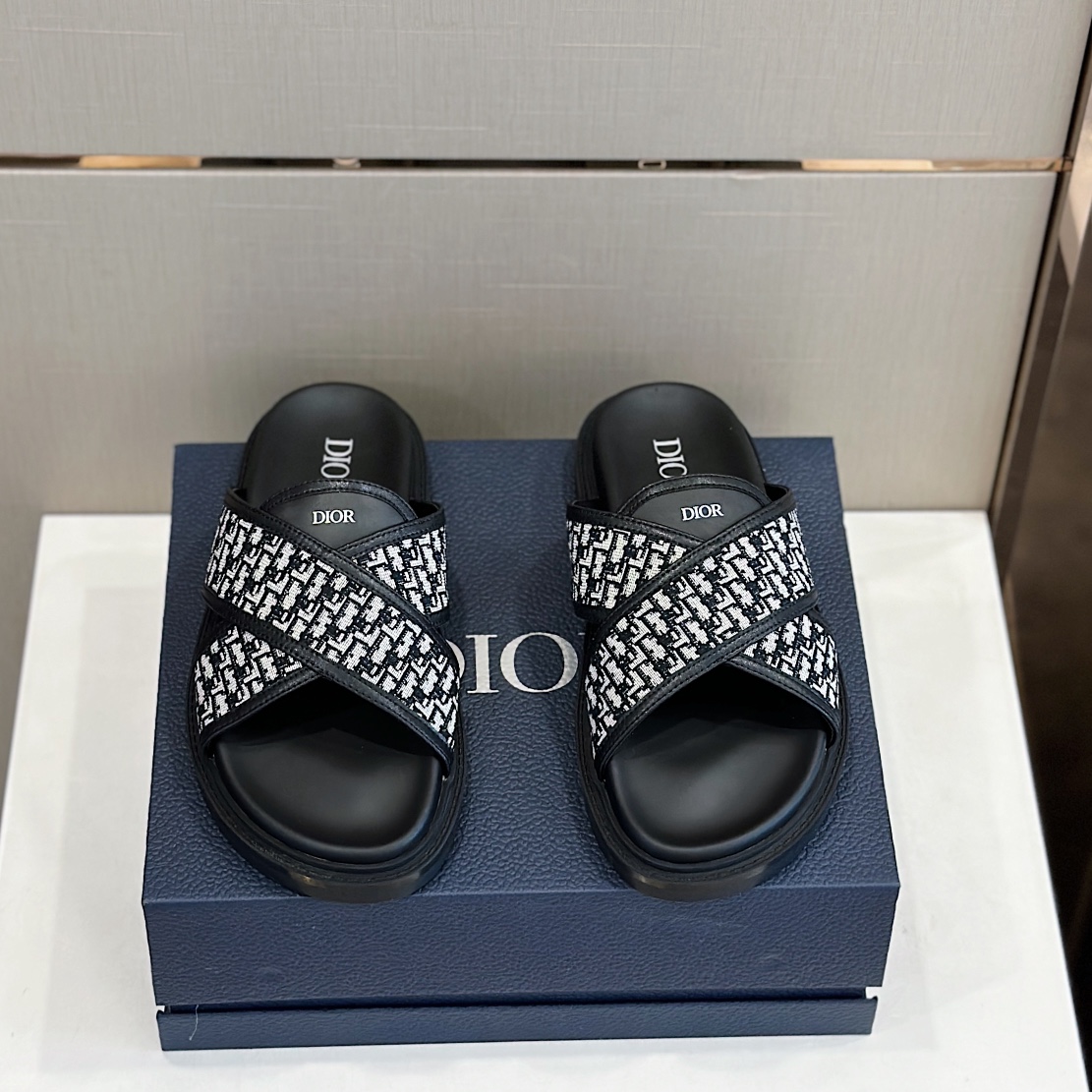 DÉP DIOR AQUA SLIPPER