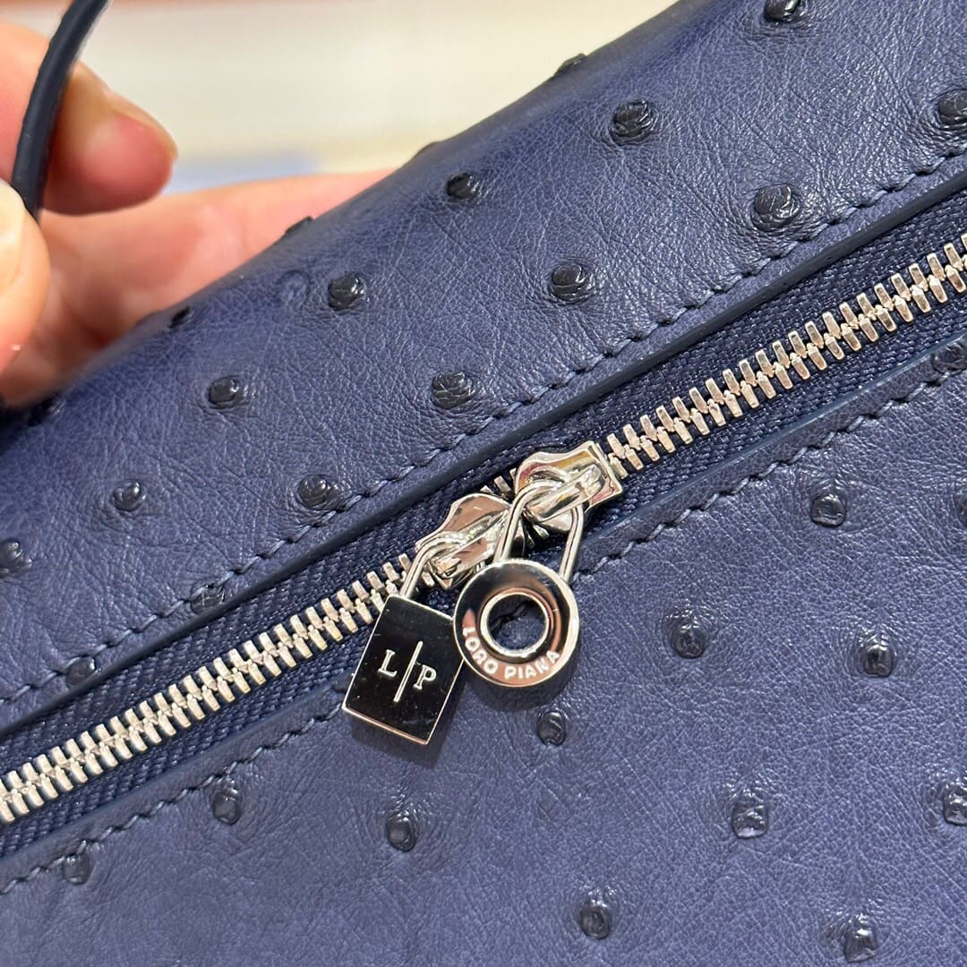 TÚI Loro Piana Women Extra Pocket L27 in Ostrich Leather Blue da đà điểu(Gía Liên Hệ)