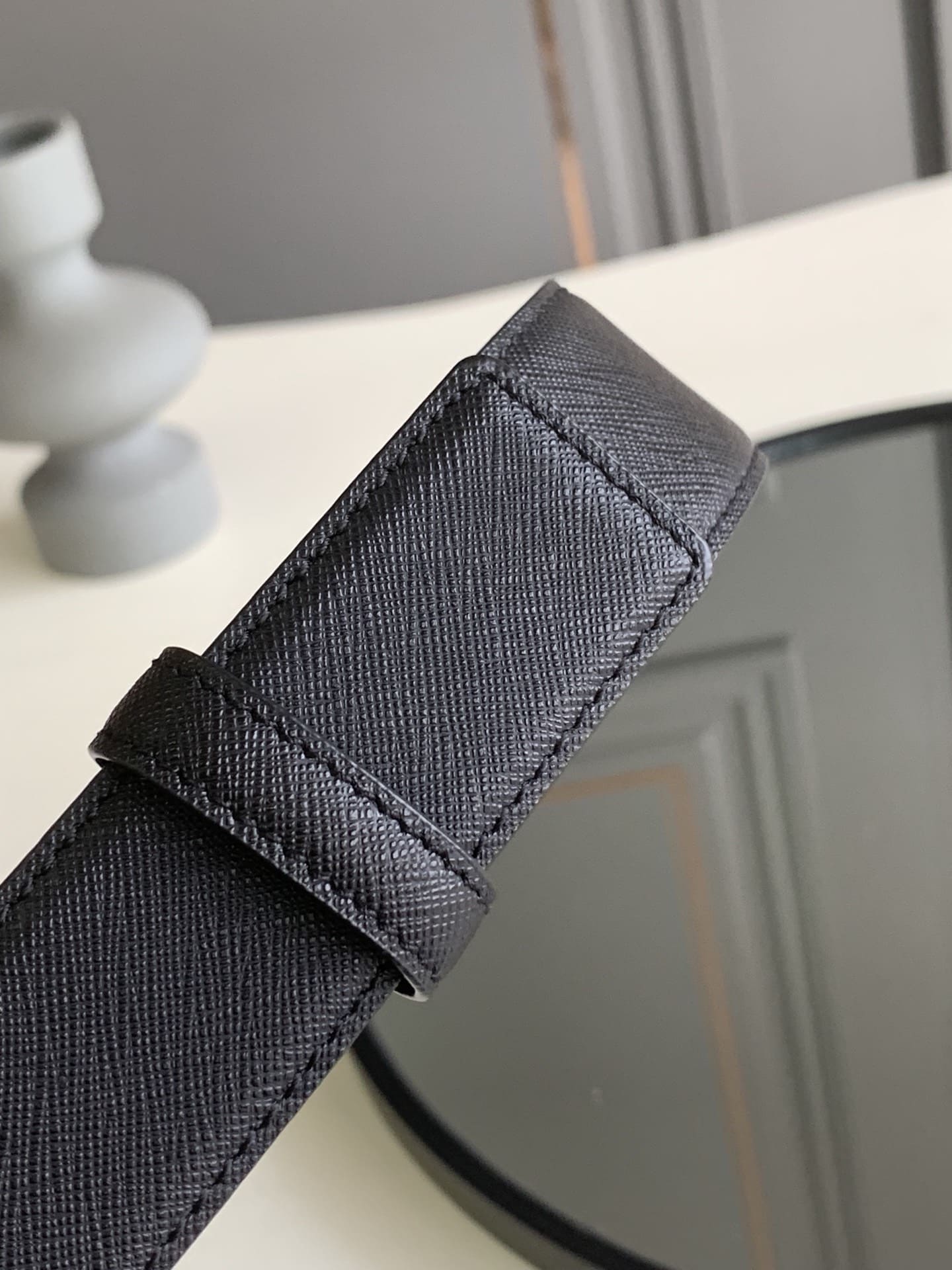 DÂY LƯNG PRADA BLACK SAFFIANO LEATHER Khóa da