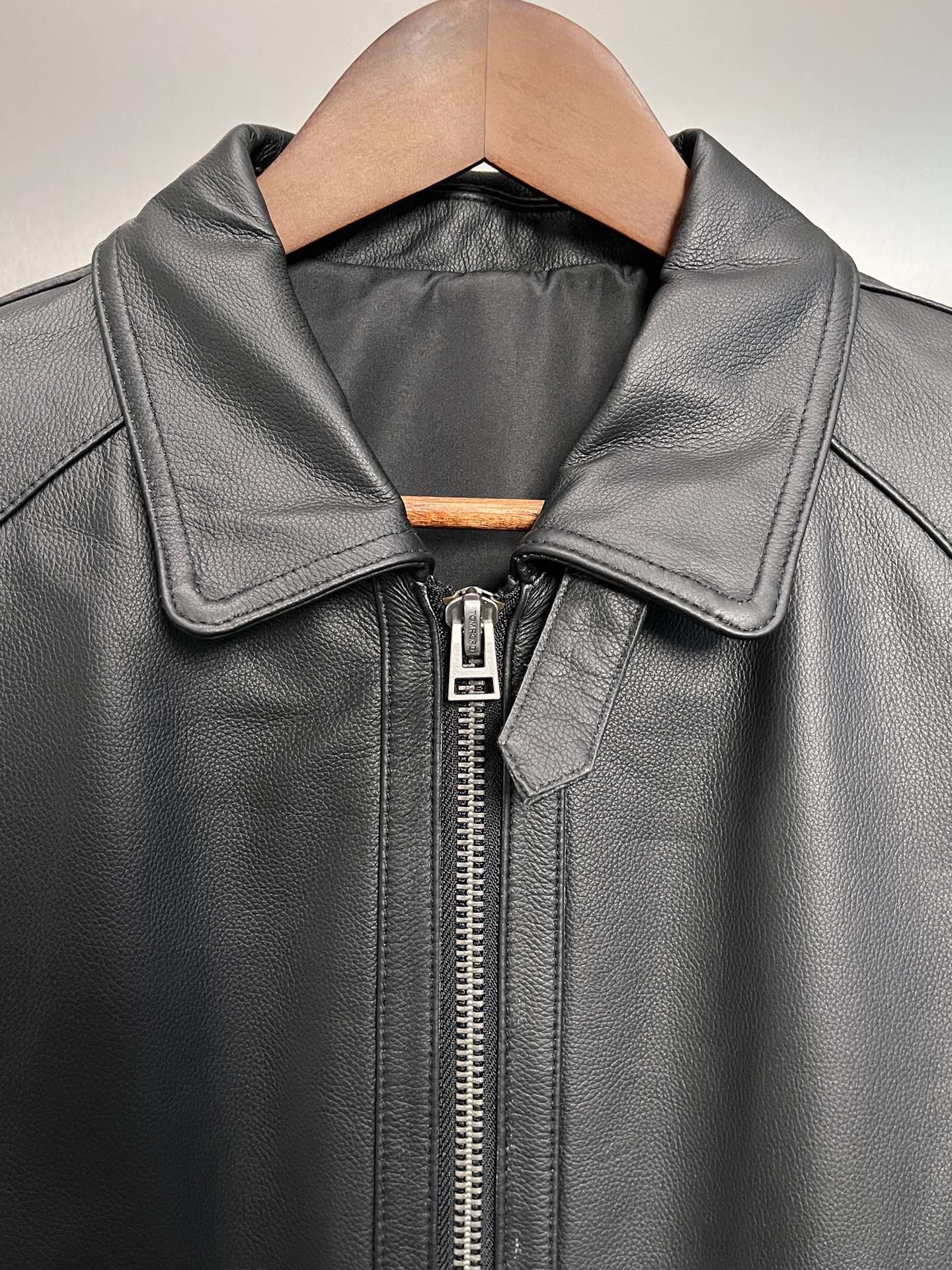 ÁO TOM FORD LEATHER JACKET