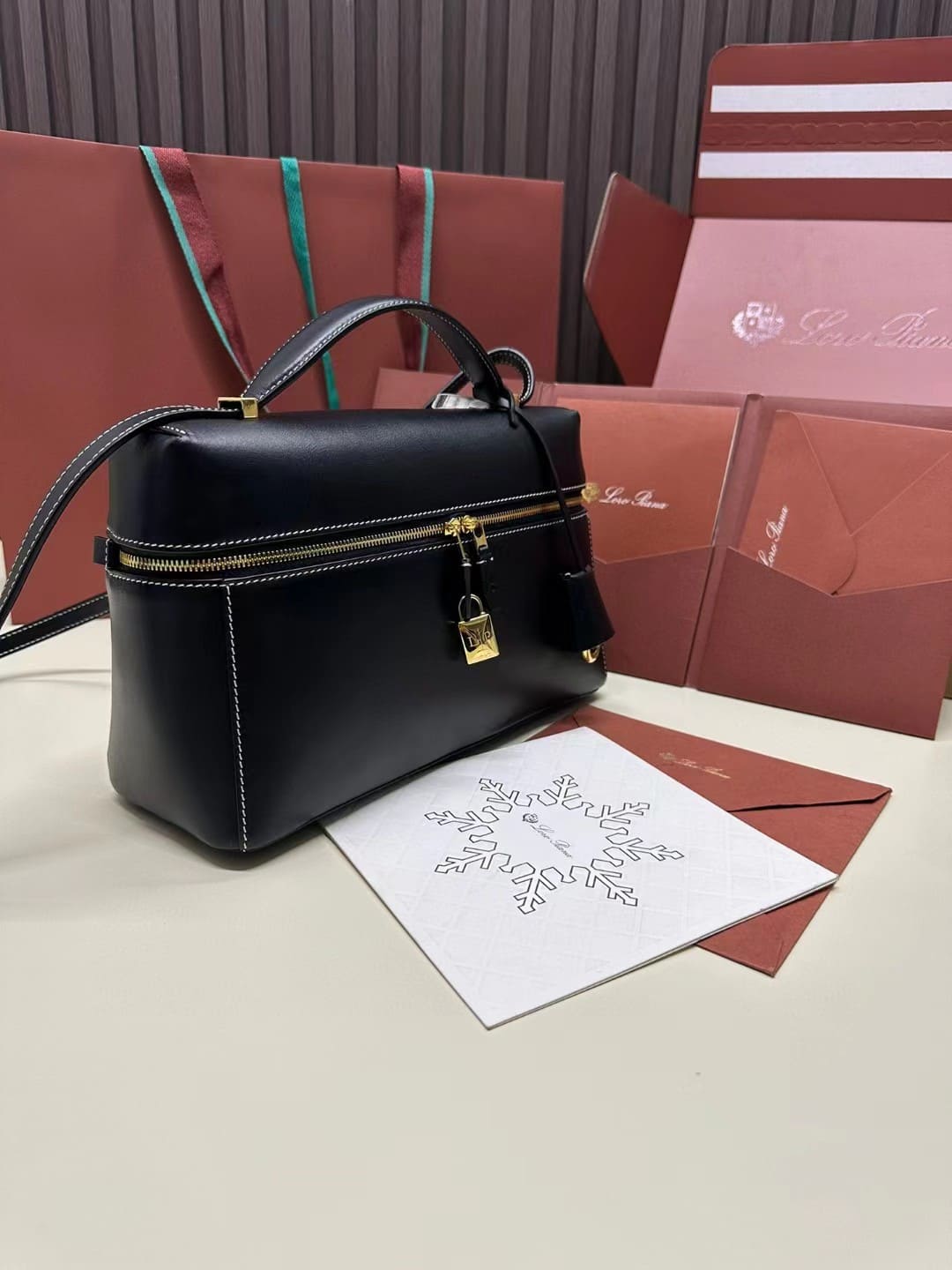 TÚI Loro Piana Women Extra Pocket L27 in Sheepskin Leather Black