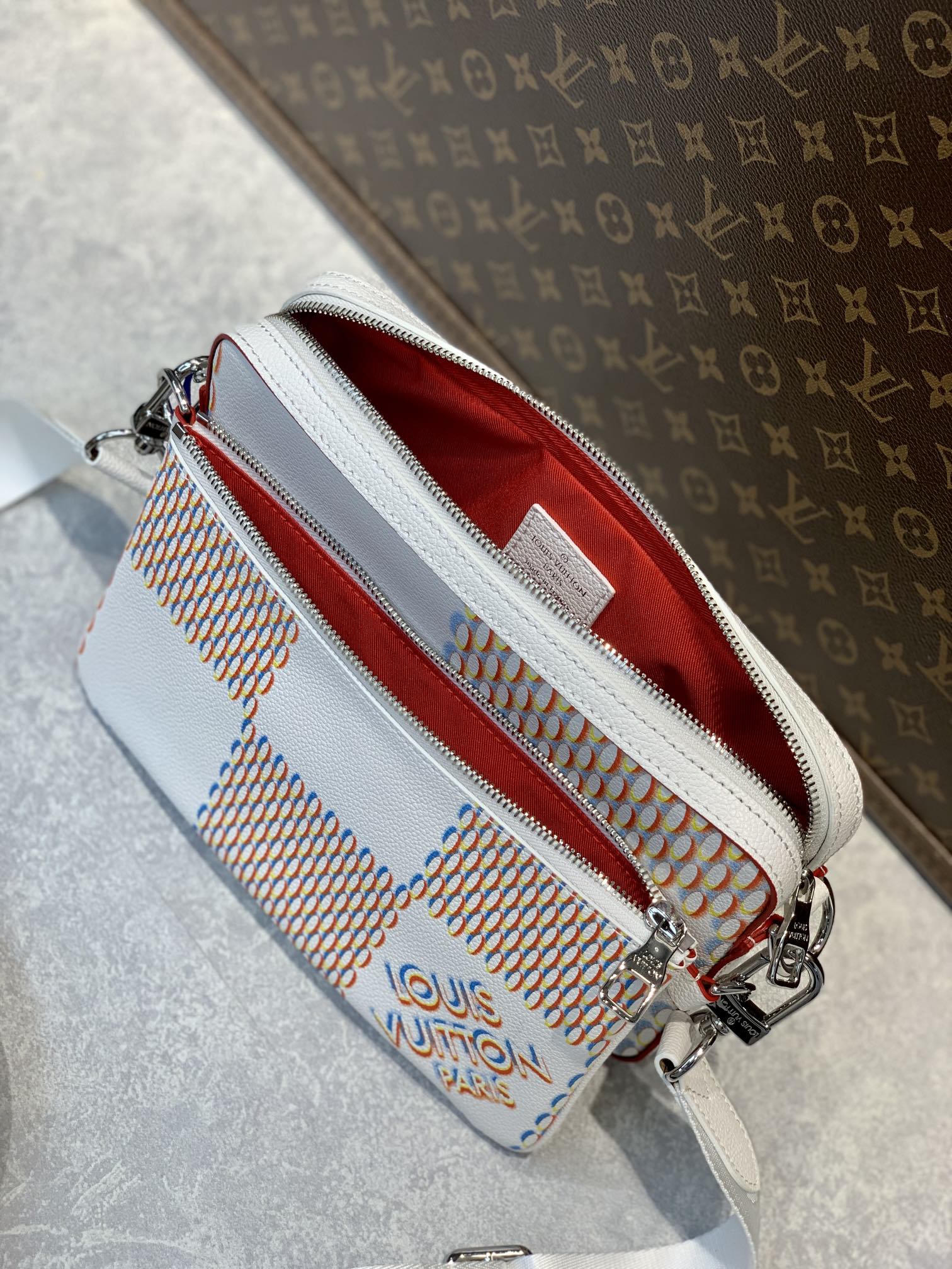 TÚI LOUIS VUITTON Trio Damier Spray Messenger Bag