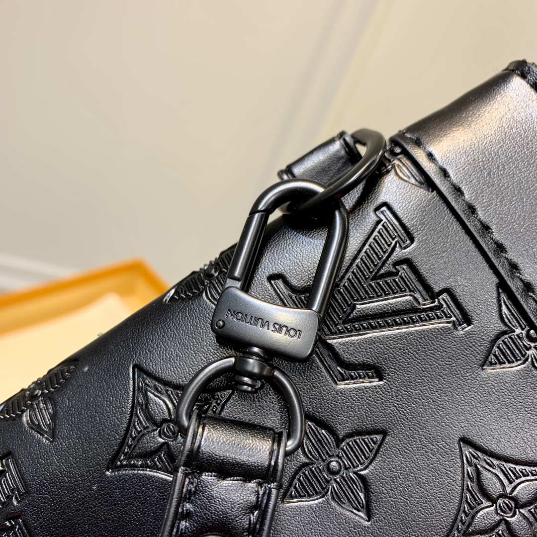 TÚI LOUIS VUITTON MONOGRAM ECLIPSE POUCH