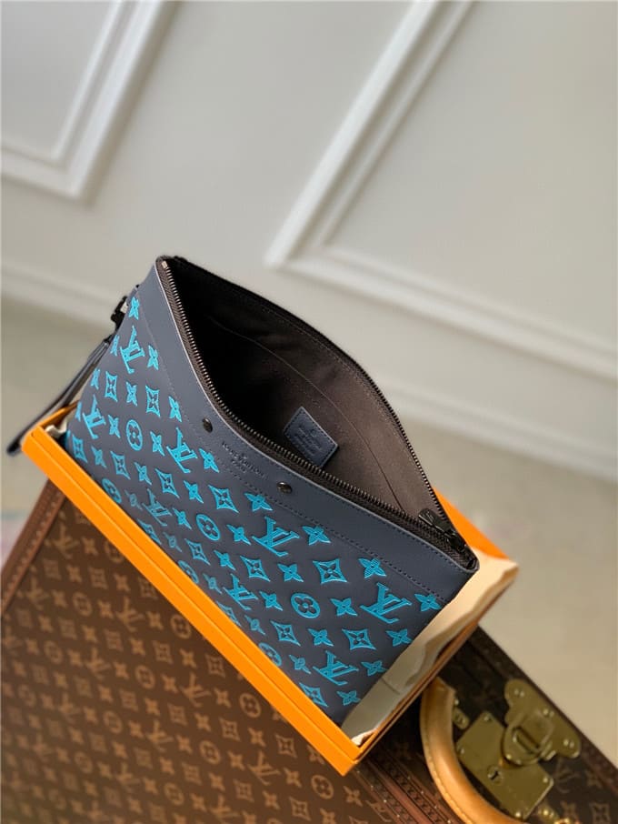 Túi LOUIS VUITTON pochette to-go bag unisex