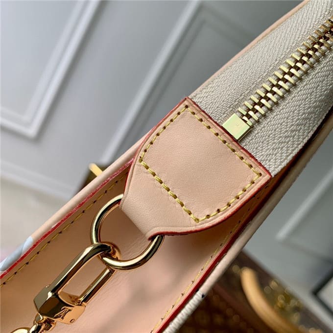 Túi LOUIS VUITTON toiletry pouch on chain
