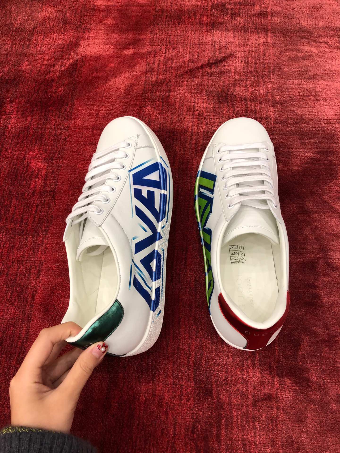 GIÀY GUCCI Leather Ace Sneakers Love White