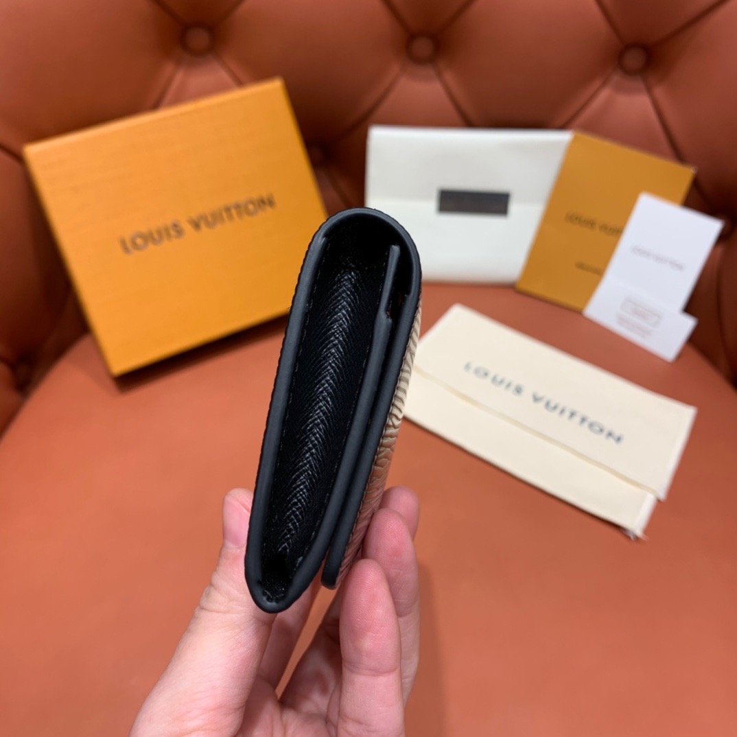 VÍ LOUIS VUITTON EPI LEATHER WALLET