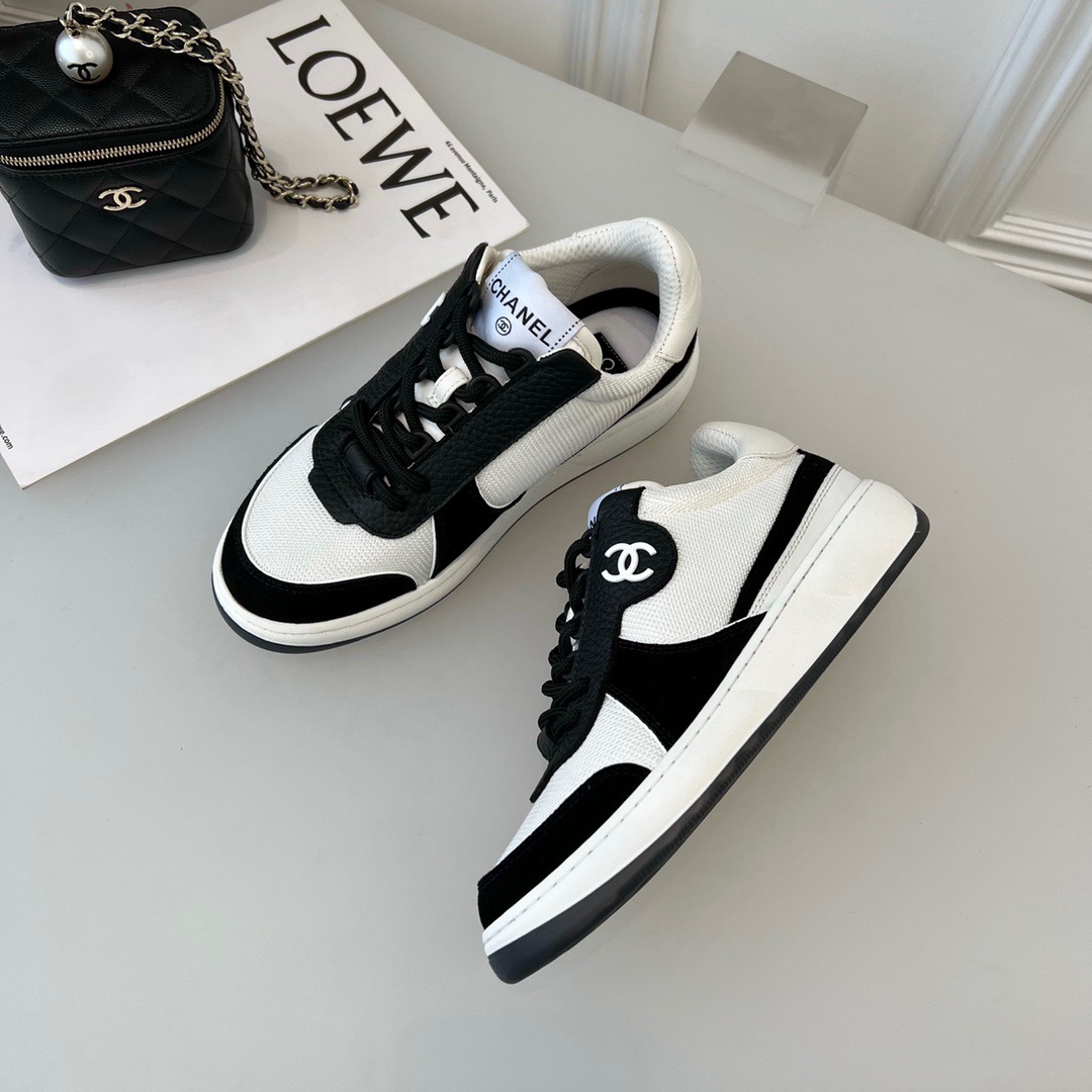 GIÀY CHANEL CC LOGO SNEAKERS shoes