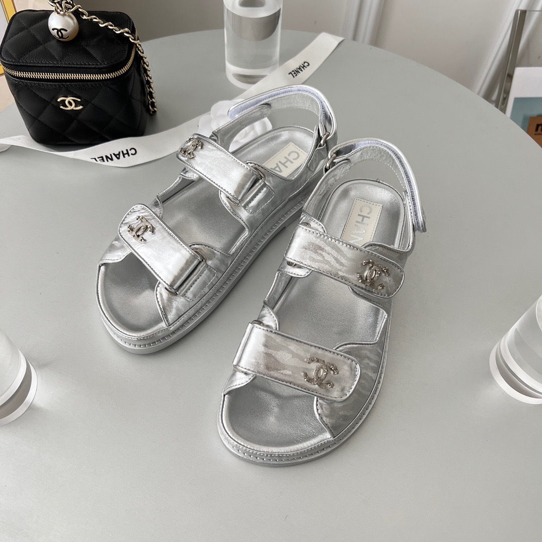 GIÀY CHANEL CC LOGO SANDALS