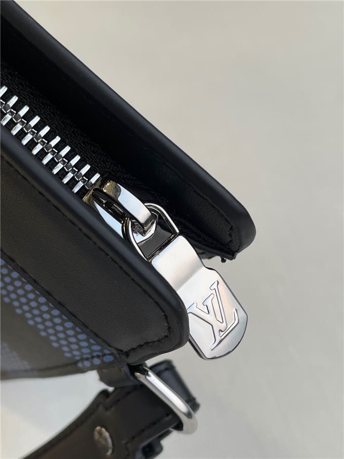 Túi LOUIS VUITTON standing pouch bag unisex