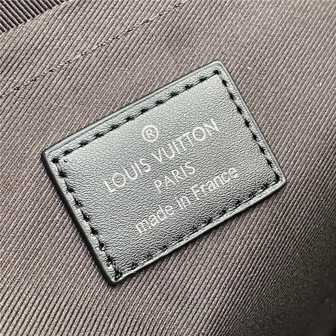 Túi LOUIS VUITTON standing pouch bag unisex
