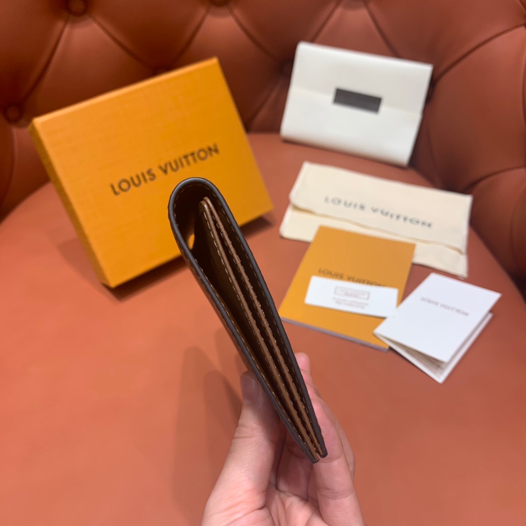VÍ LOUIS VUITTON MONOGRAM WALLET