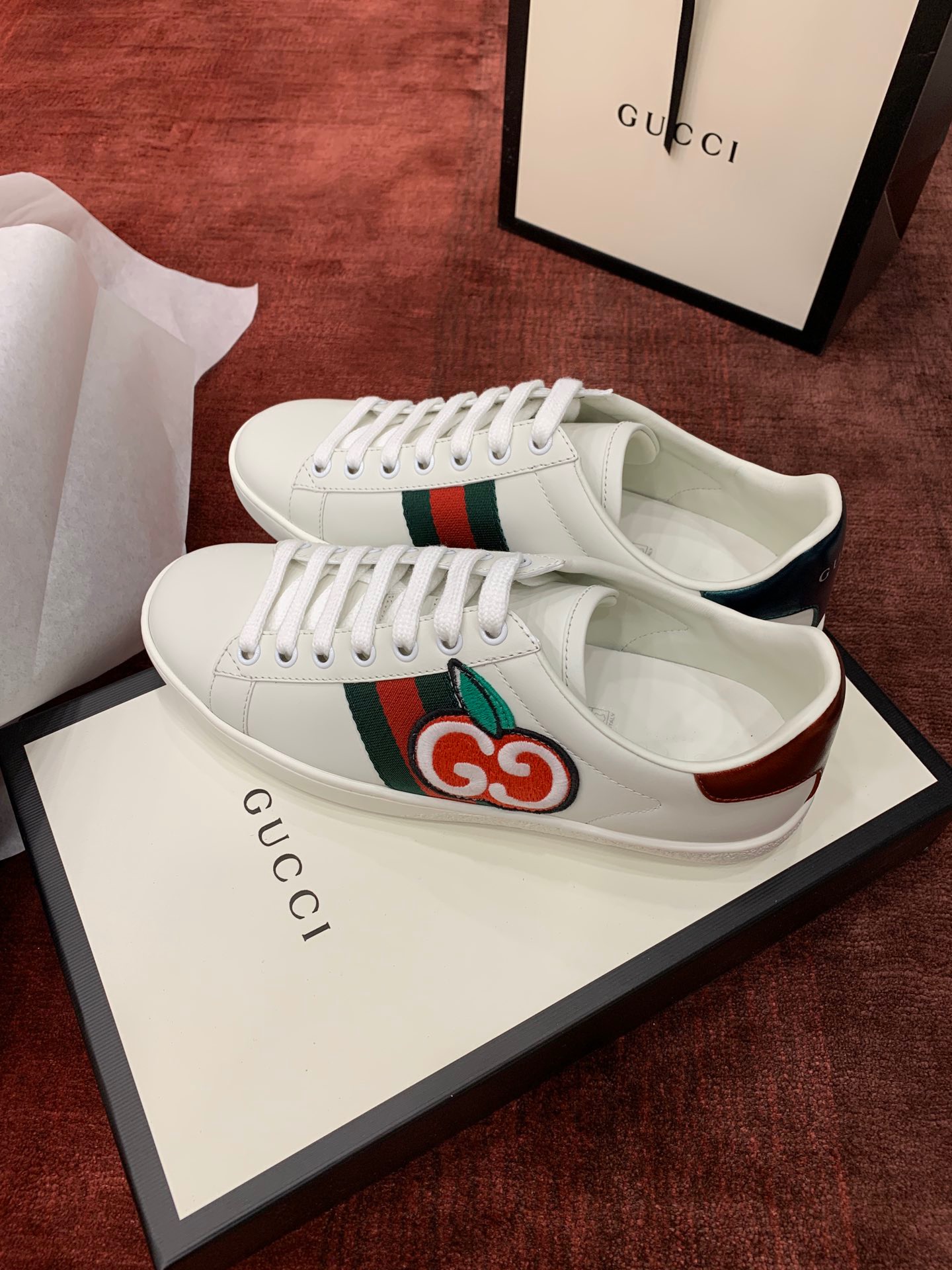 GIÀY GUCCI Leather Ace Sneakers GG Apples White