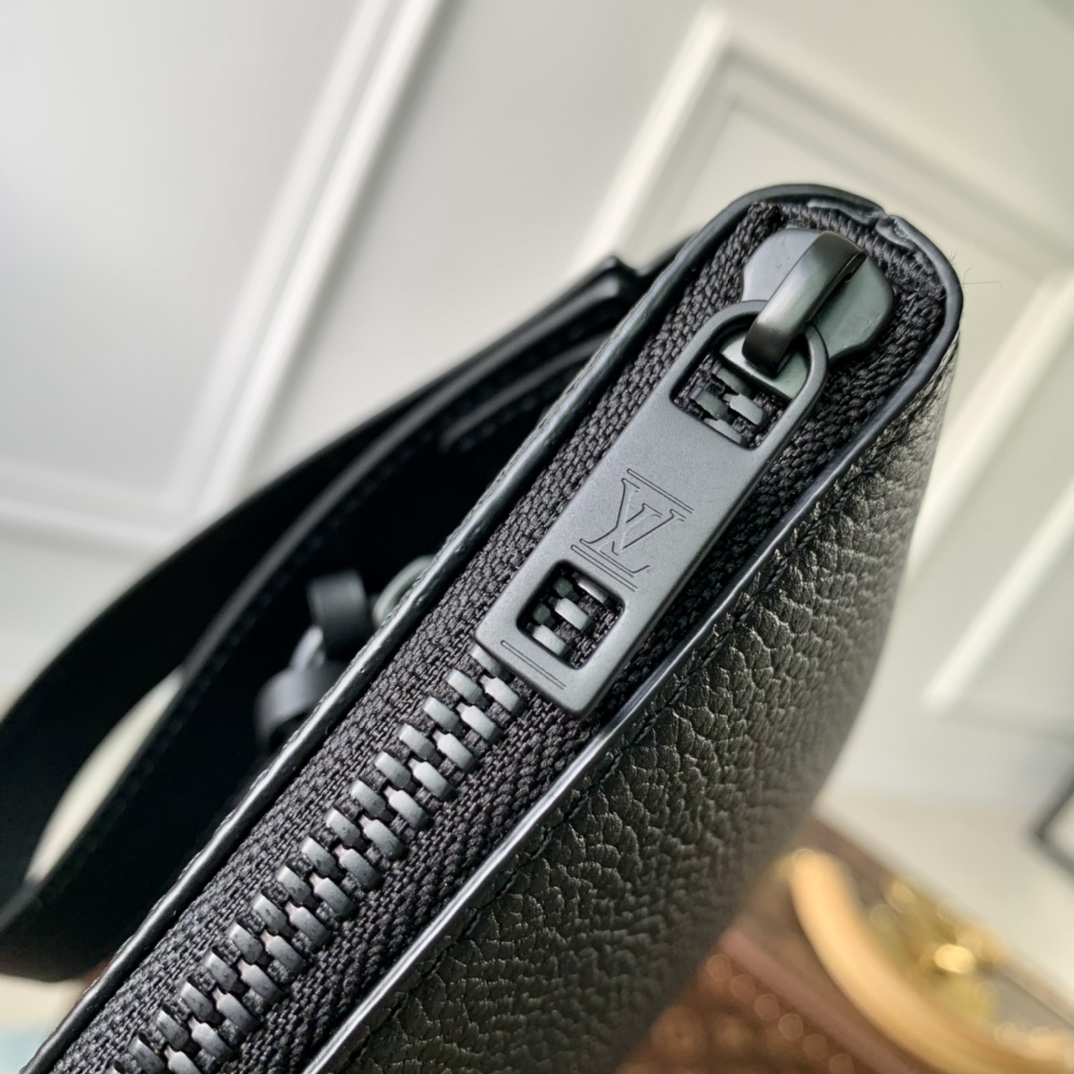 TÚI LOUIS VUITTON AERO IPAD POUCH