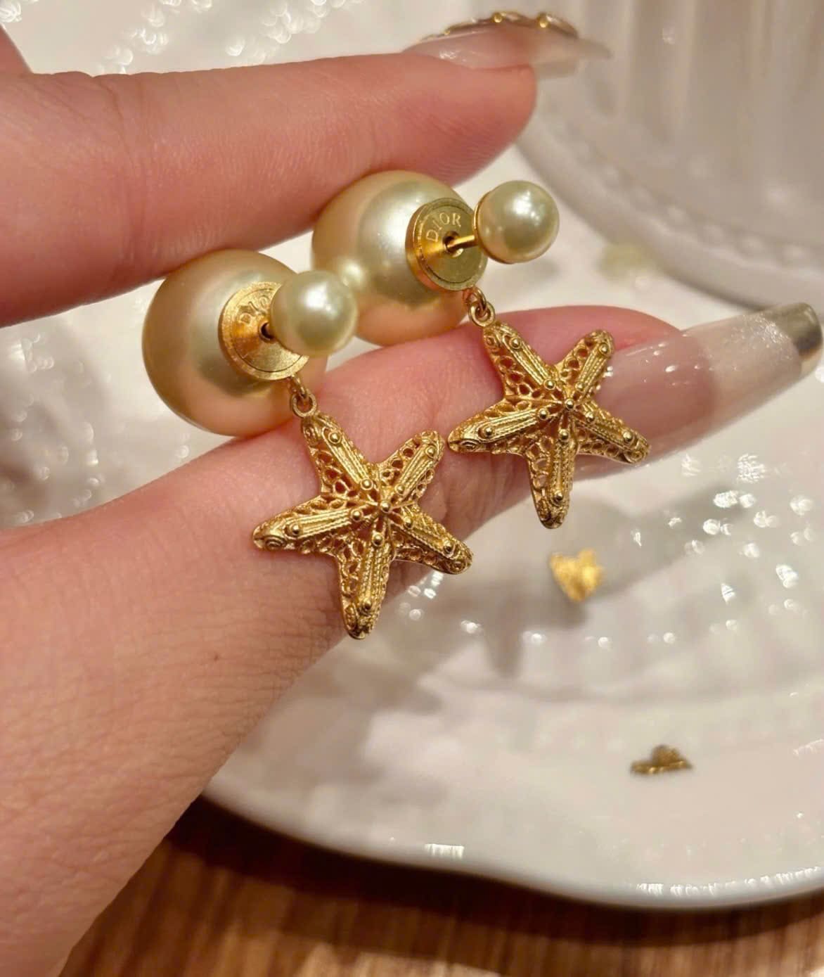 HOA TAI DIOR CD PEARLS STARS TRIBALES