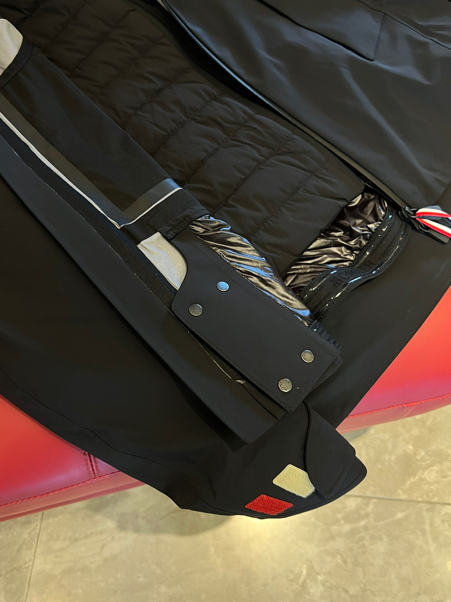 ÁO MONCLER WINTER BLACK DOWN JACKET
