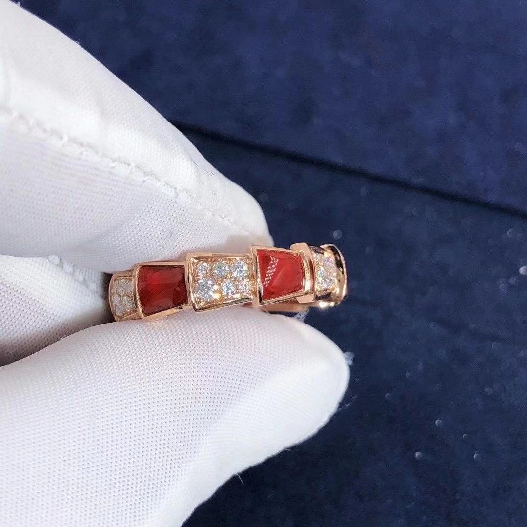 NHẪN BVLGARI Serpenti Viper 18K Rose Gold with Carnelian and Pavé Diamonds