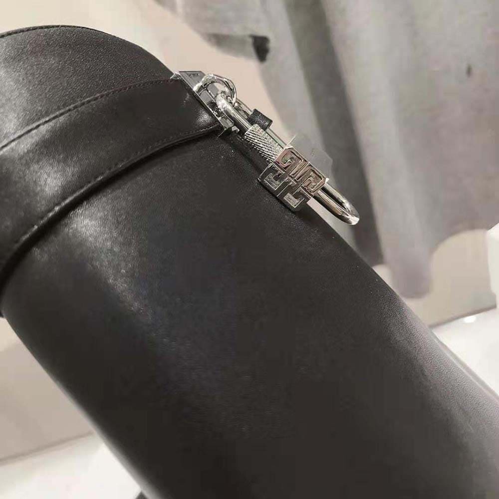 GIÀY Givenchy Women Shark Lock Biker Boots in Grained Leather-Black