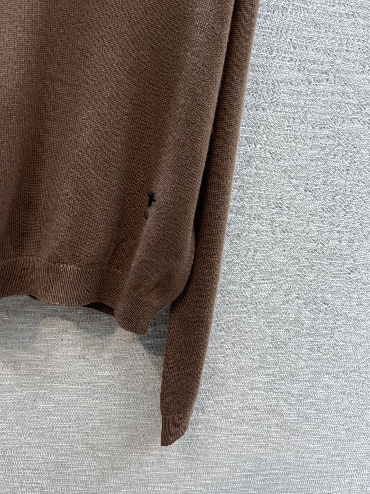 ÁO DIOR V-Neck Brown Sweater