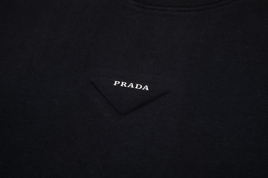 ÁO PRADA T SHIRT MÀU ĐEN UNISEX