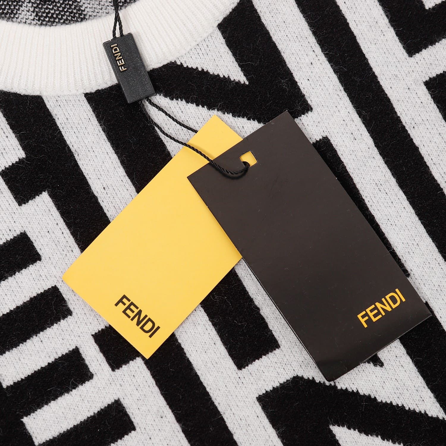 ÁO FENDI FF White and Black Sweater