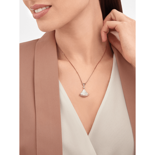 DÂY CHUYỀN BULGARI DIVAS’ DREAM DIAMOND MOTHER OF PEARL 18K ROSE GOLD