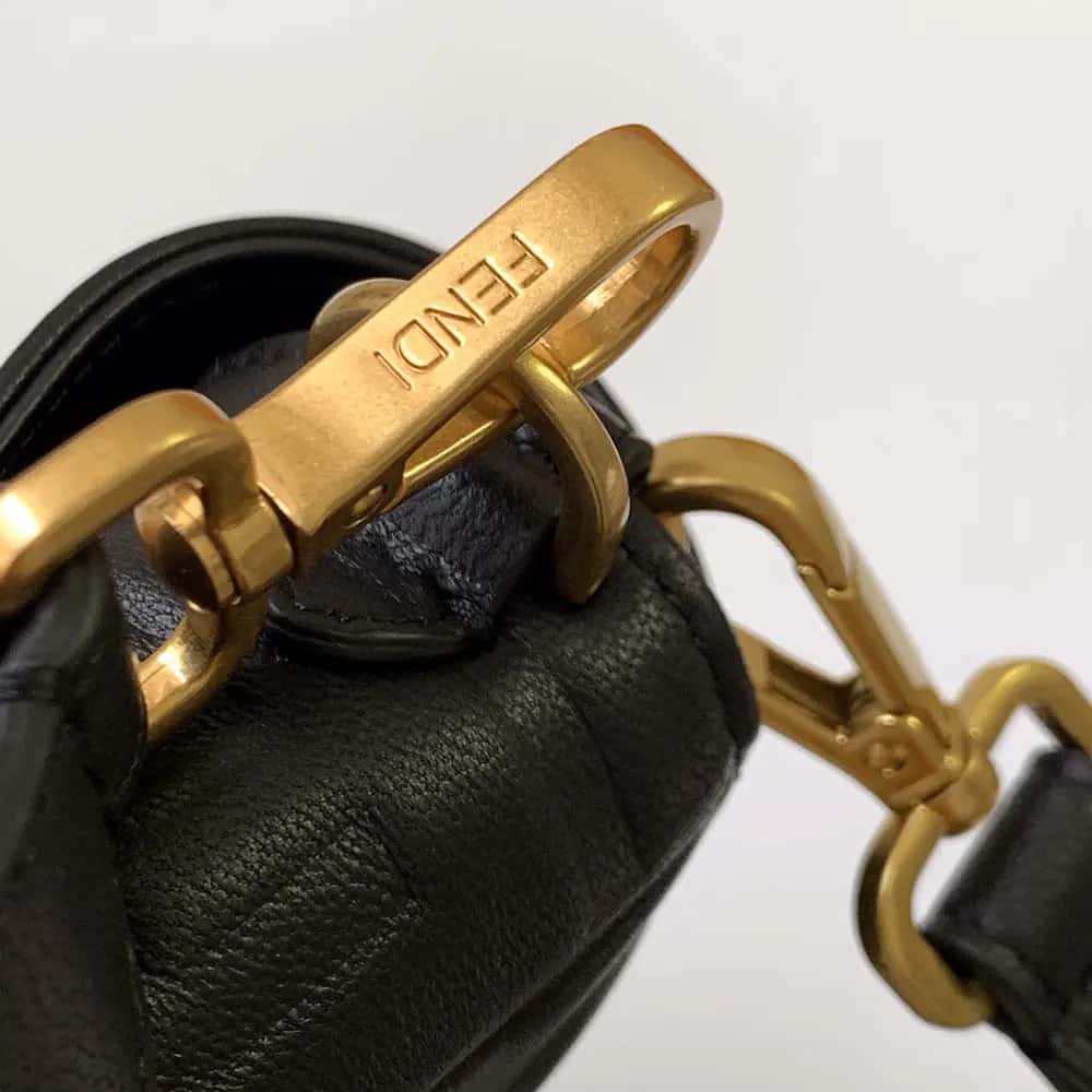 TÚI Fendi Women Medium Baguette da màu đen