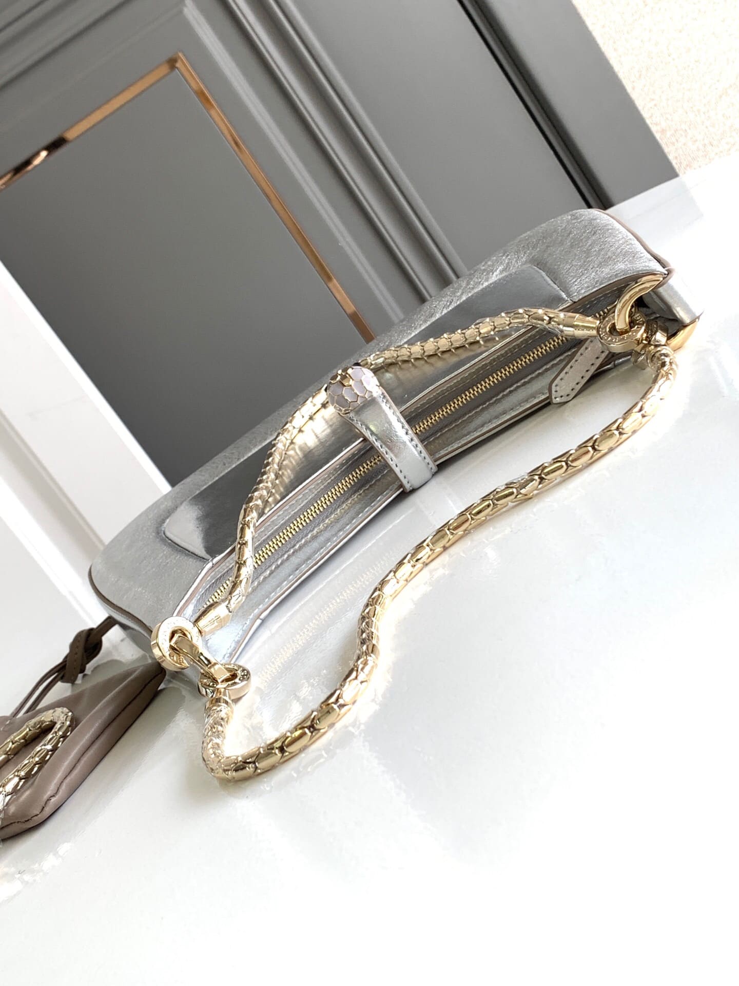 TÚI BVLGARI SERPENTI CALFSKIN SILVER