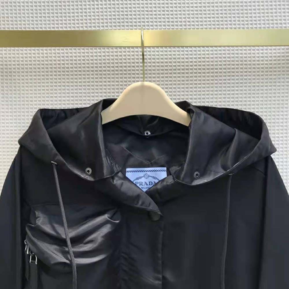 ÁO Prada Women Re-Nylon Gabardine Hooded Blouson Jacket-Black