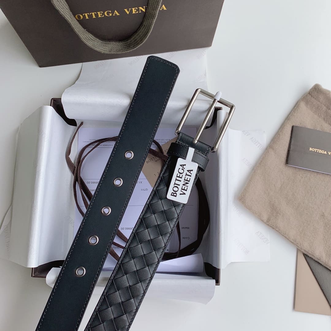 DÂY LƯNG BOTTGA VENETA BLACK INTRECCIATO LEATHER Khóa bạc