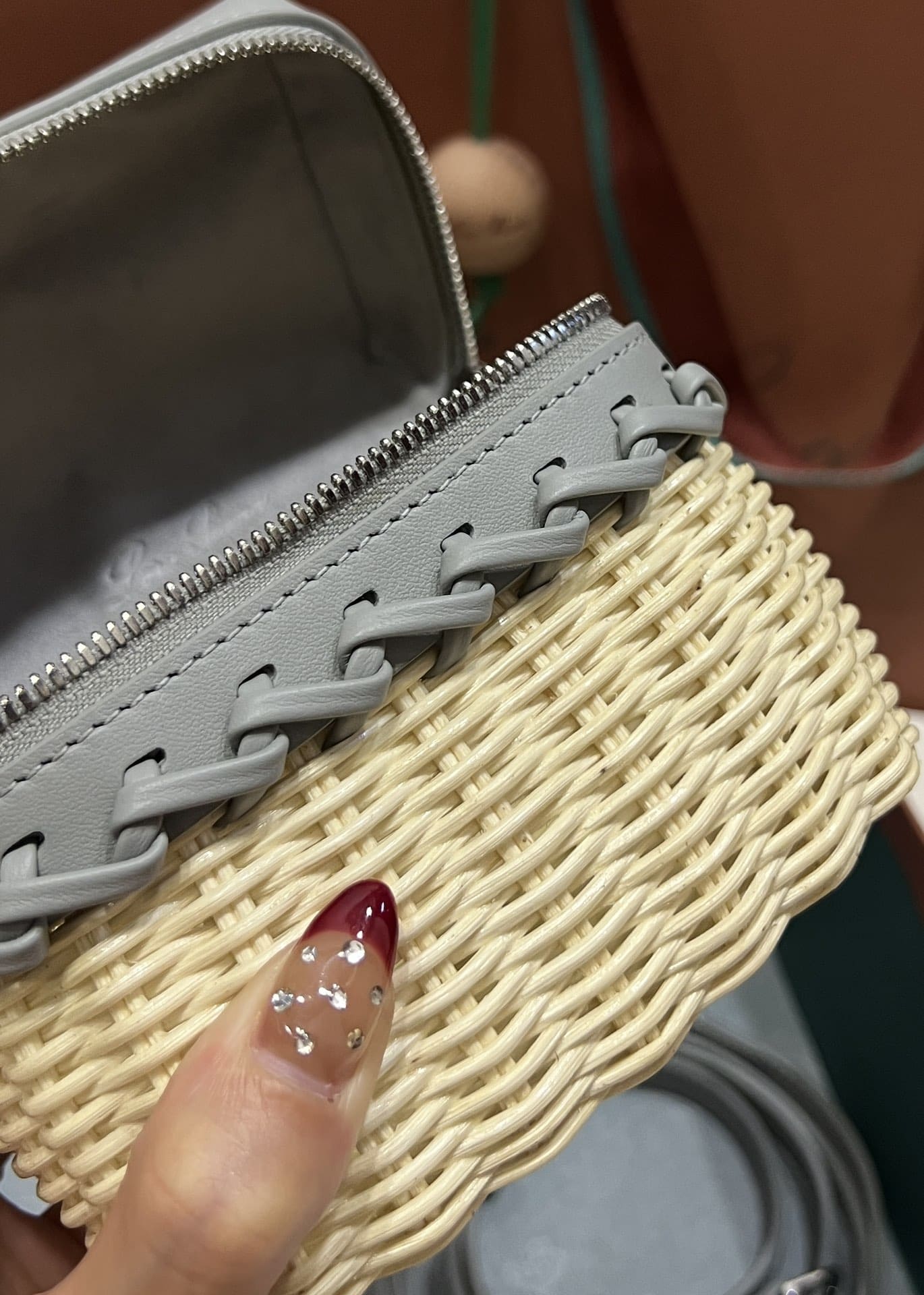 TÚI Loro Piana Women Extra Pocket Cross Body Wicker bằng da bê kết hợp tre đan