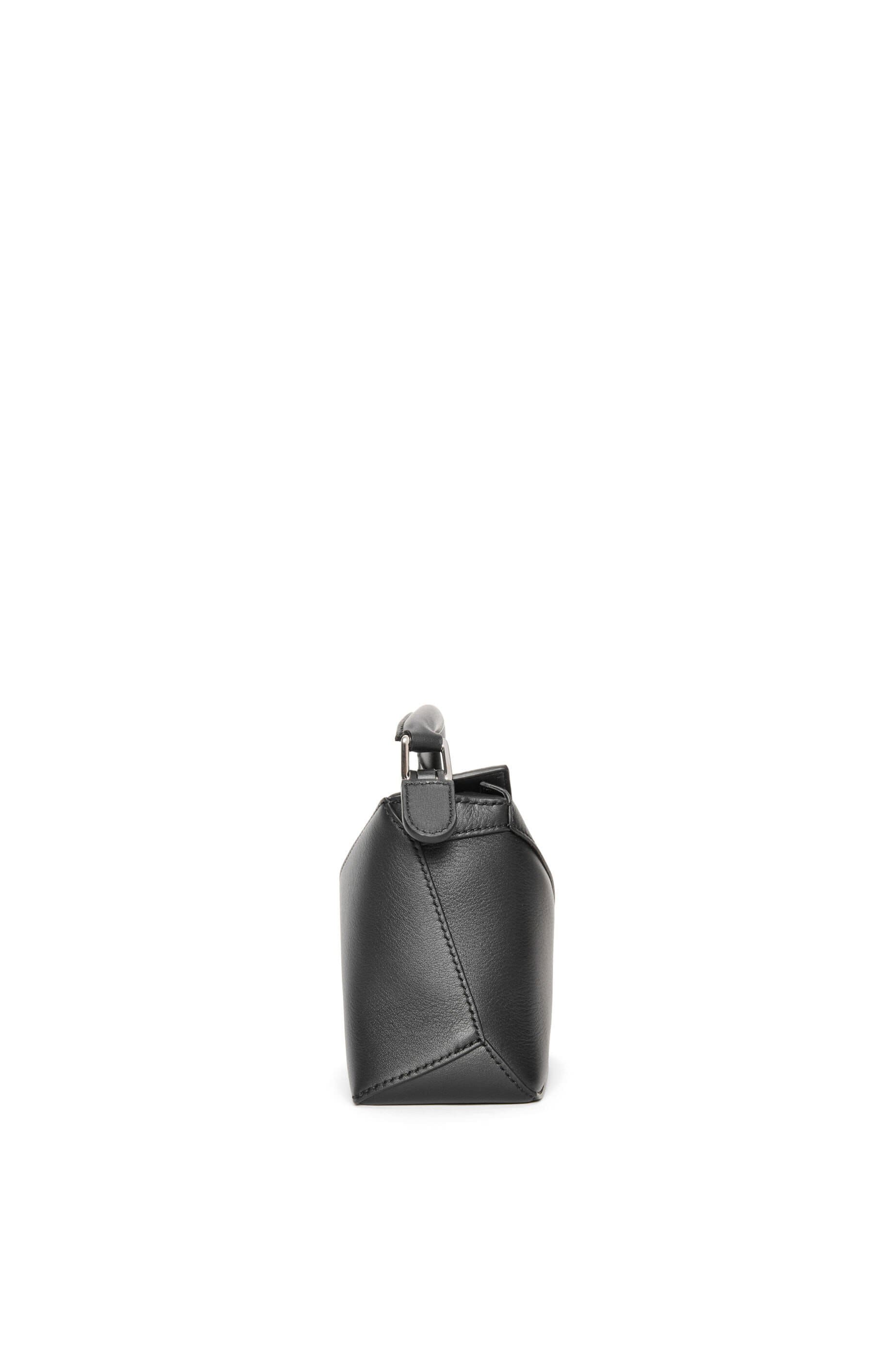 Túi LOEWE Mini Puzzle bag in classic calfskin black