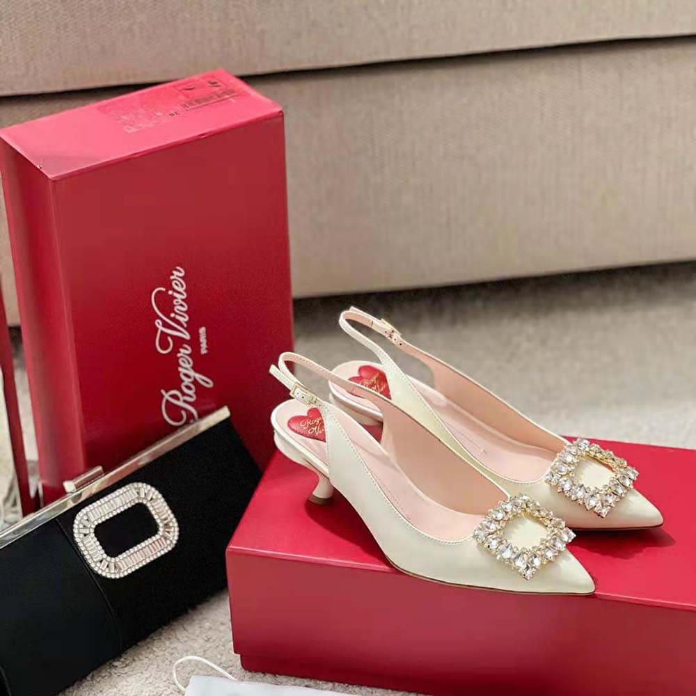GIÀY Roger Vivier Women Virgule Strass Buckle Slingback Pumps in Patent Leather-White