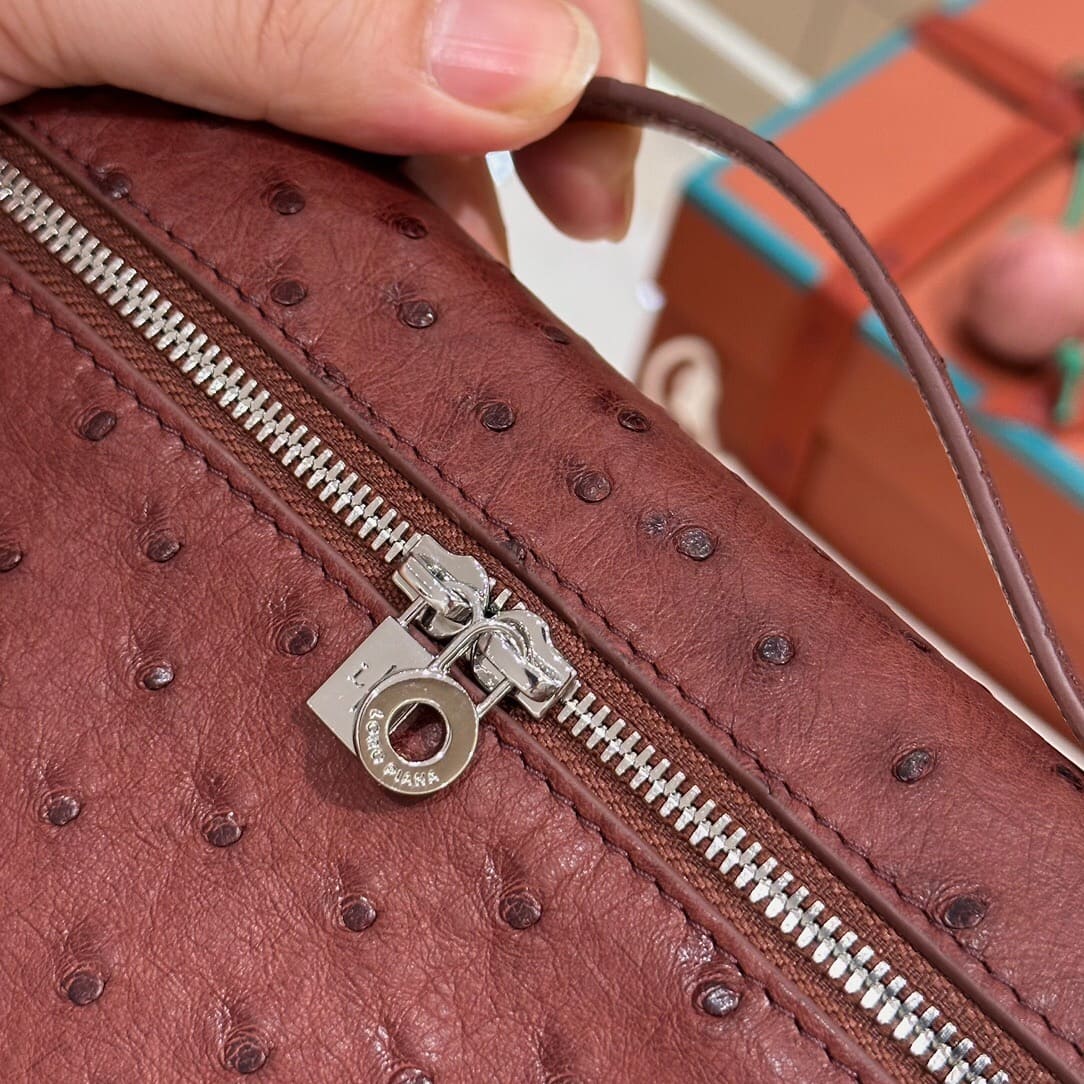 TÚI Loro Piana Women Extra Pocket L27 in Ostrich Leather Bordeaux da đà điểu(Gía Liên Hệ)