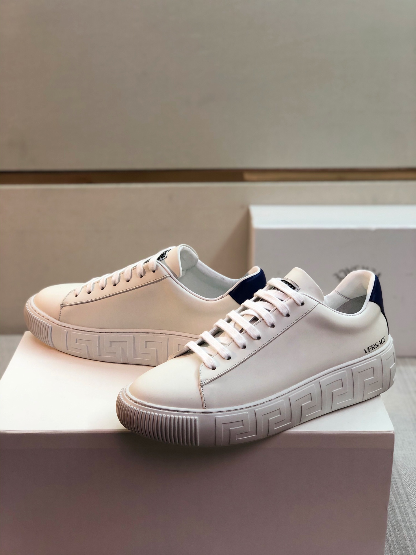 GIÀY VERSACE GRECA SNEAKERS